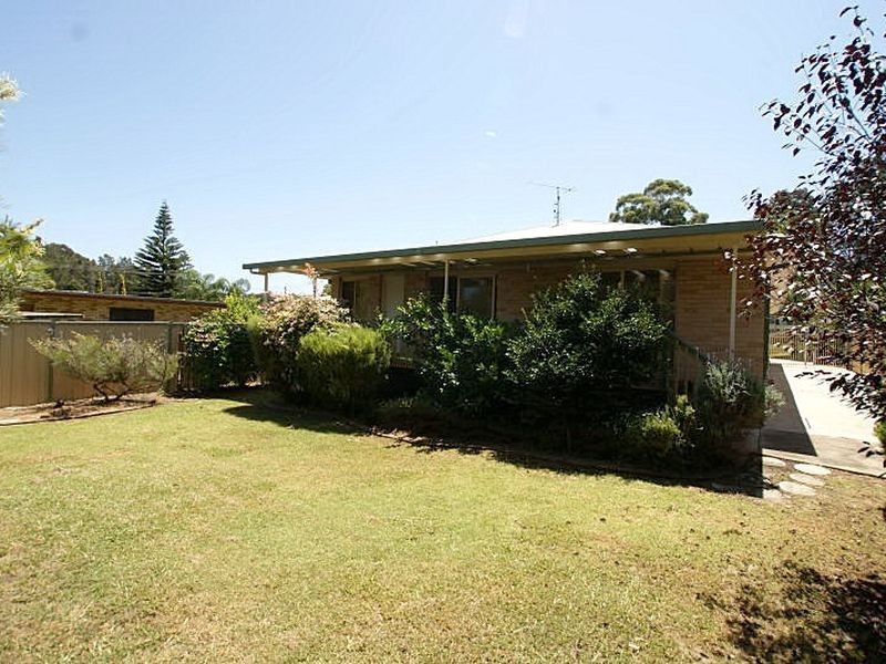 4 Bernadette Blvd, Batehaven NSW 2536