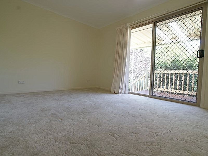 4 Bernadette Blvd, Batehaven NSW 2536