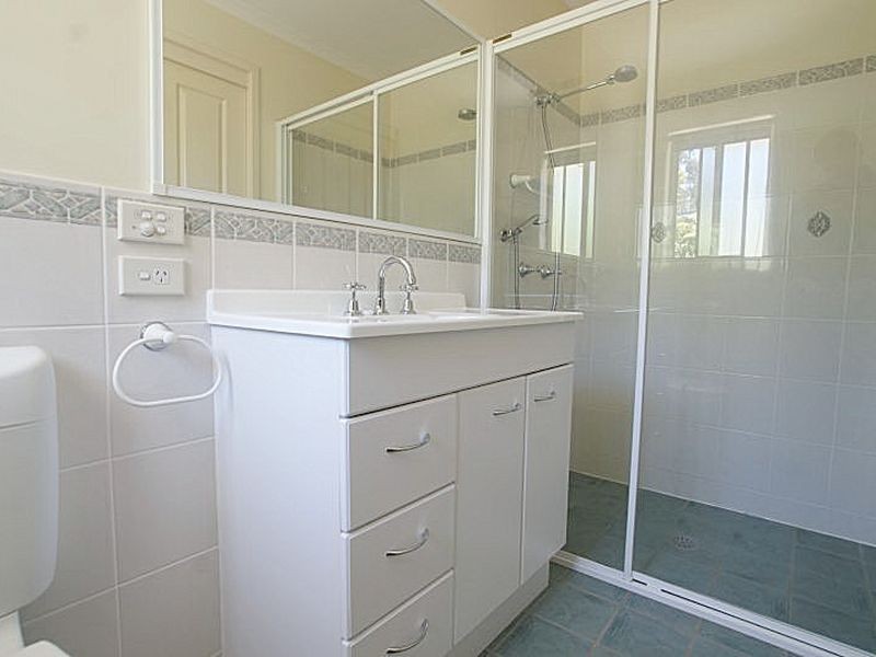 4 Bernadette Blvd, Batehaven NSW 2536