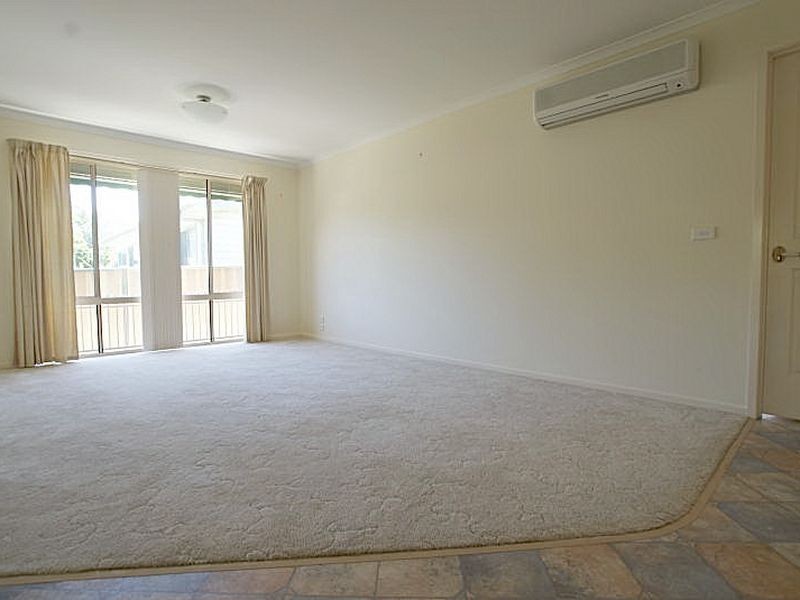 4 Bernadette Blvd, Batehaven NSW 2536