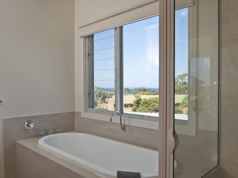 46 Ocean Road, Batehaven NSW 2536