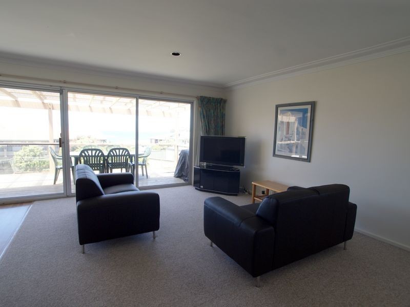 15 Calton Road, Batehaven NSW 2536