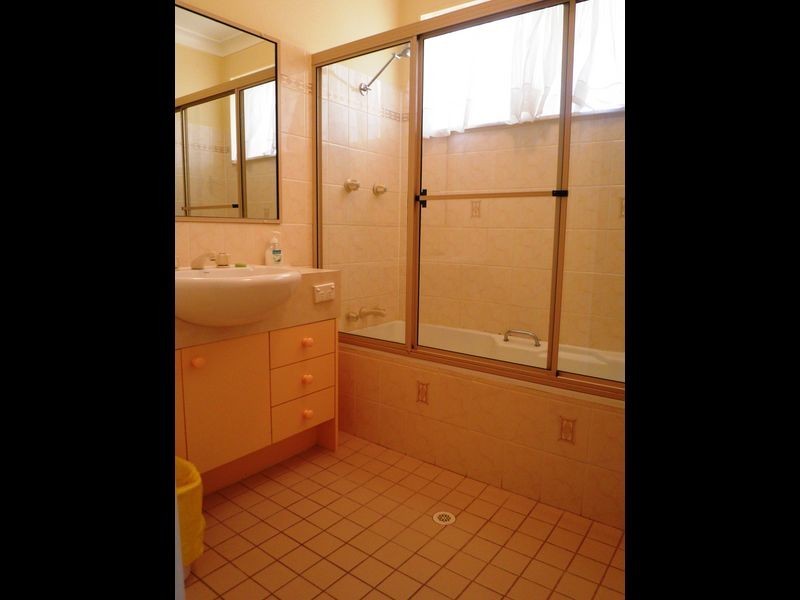 15 Calton Road, Batehaven NSW 2536