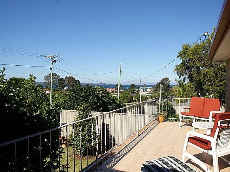 25 Calton Road, Batehaven NSW 2536