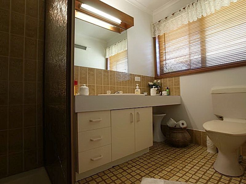 25 Calton Road, Batehaven NSW 2536