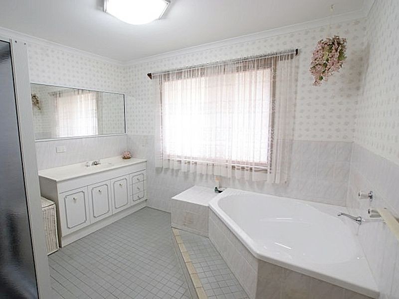 38 Thomas Mitchell Crescent, Sunshine Bay NSW 2536