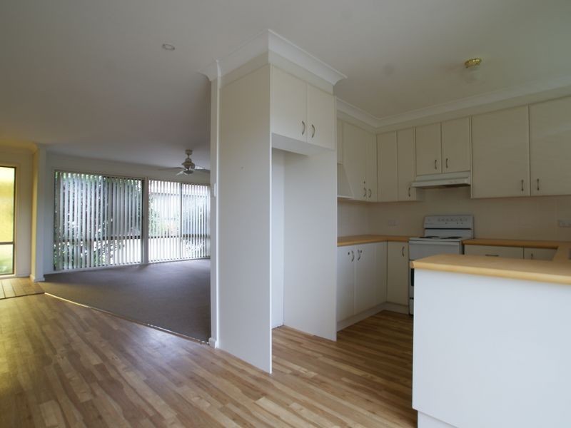 3/4 Eric Fenning Drive, Surf Beach NSW 2536
