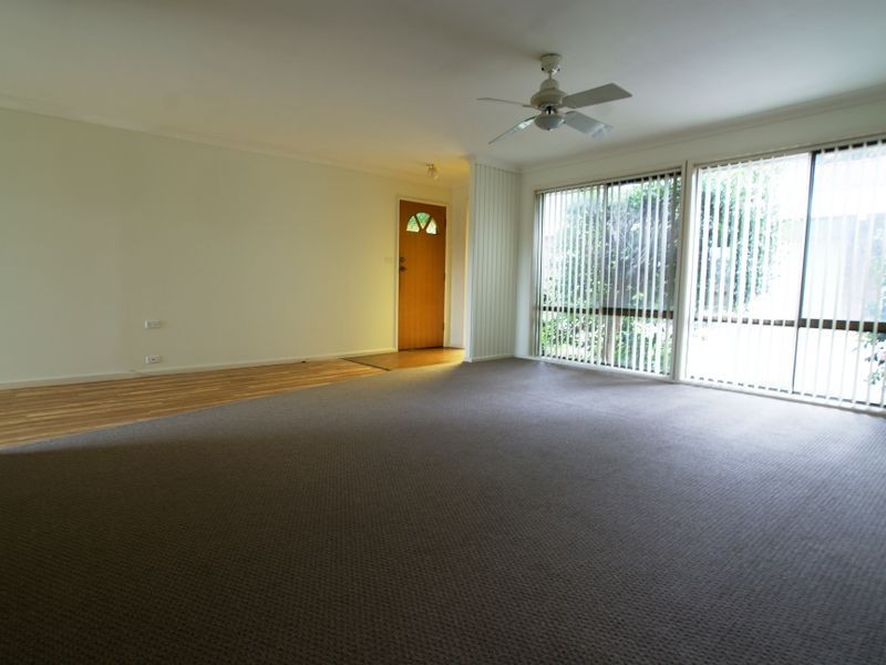 3/4 Eric Fenning Drive, Surf Beach NSW 2536