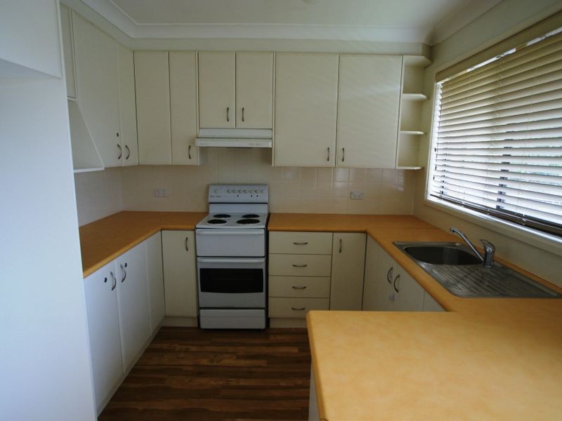 3/4 Eric Fenning Drive, Surf Beach NSW 2536