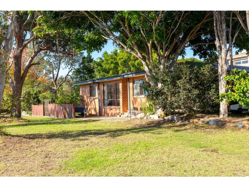14 Tasman Street, Surf Beach NSW 2536
