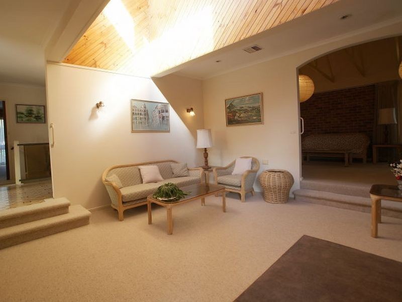 20 Burrawang Crescent, Sunshine Bay NSW 2536