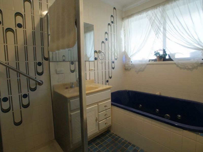 20 Burrawang Crescent, Sunshine Bay NSW 2536