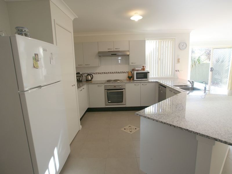124 Maloneys Drive, Maloneys Beach NSW 2536