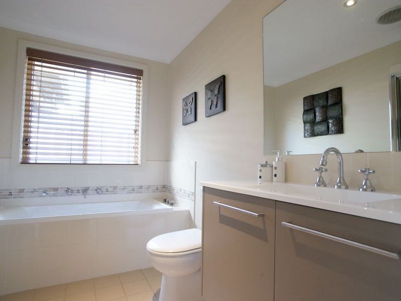 4 Marcelle Close, Broulee NSW 2537