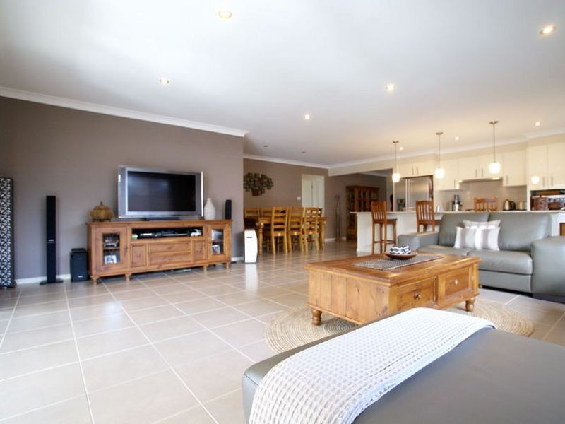 4 Marcelle Close, Broulee NSW 2537
