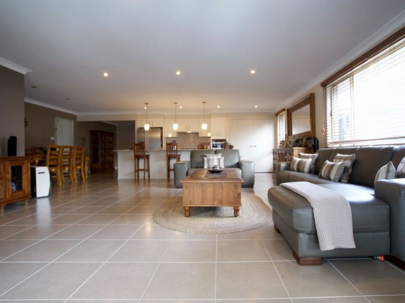 4 Marcelle Close, Broulee NSW 2537