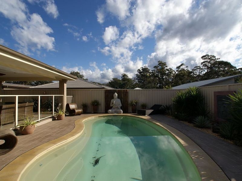 4 Marcelle Close, Broulee NSW 2537