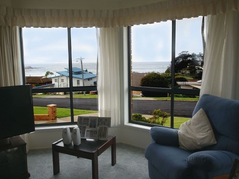 19 Moorong Crescent, Malua Bay NSW 2536