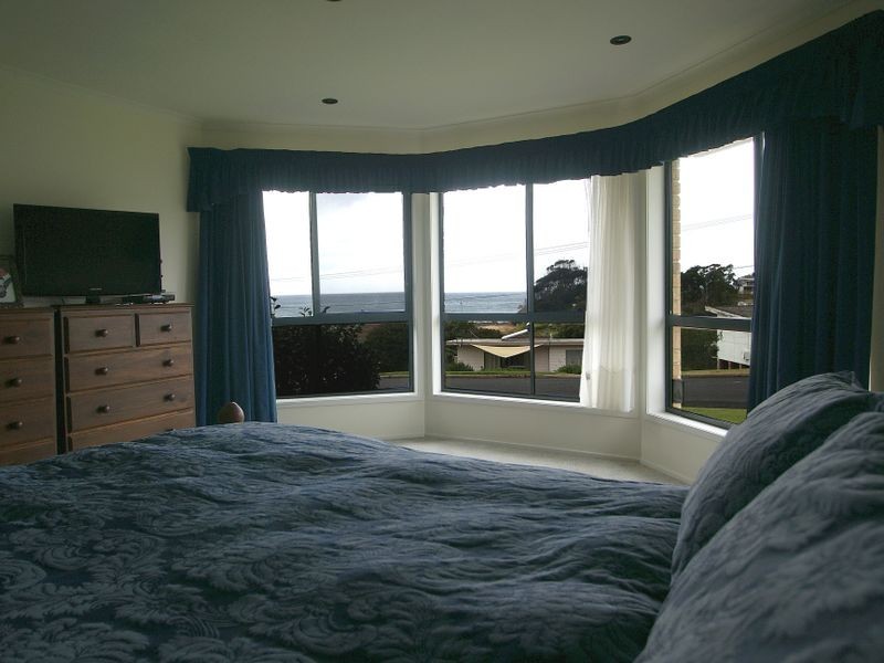 19 Moorong Crescent, Malua Bay NSW 2536