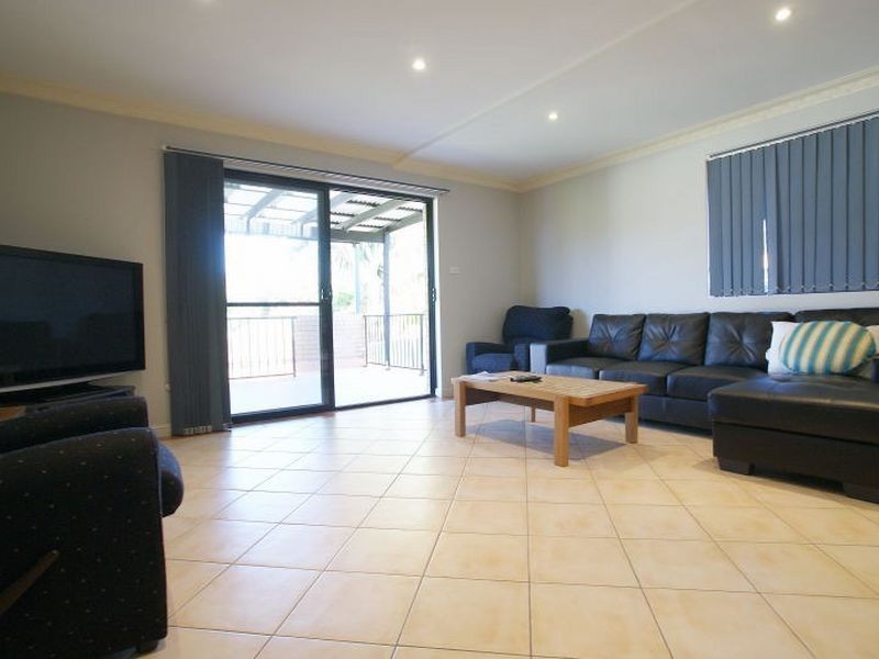 8 Hume Road, Surf Beach NSW 2536