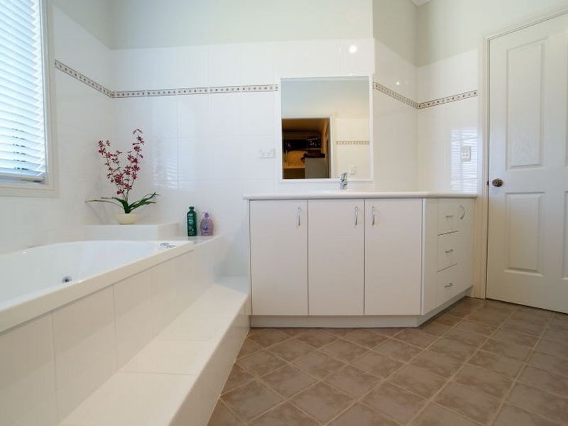 8 Hume Road, Surf Beach NSW 2536