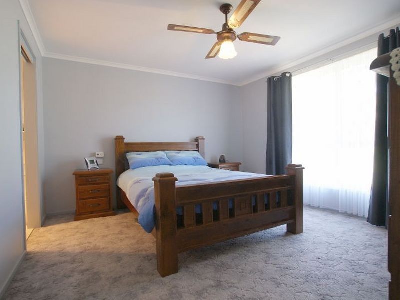 34 Tomakin Place, Tomakin NSW 2537