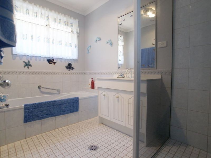 34 Tomakin Place, Tomakin NSW 2537