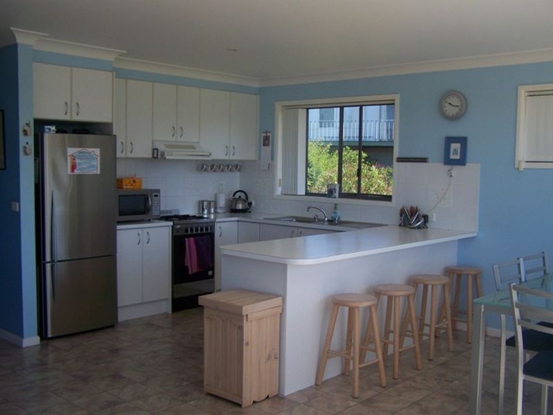 4 Nioka Avenue, Malua Bay NSW 2536