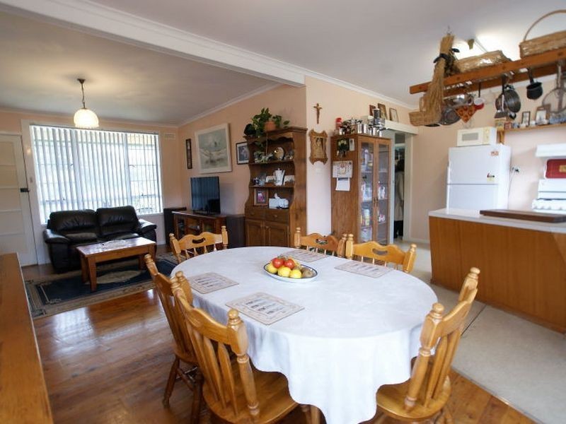 70 Pacific Road, Surf Beach NSW 2536