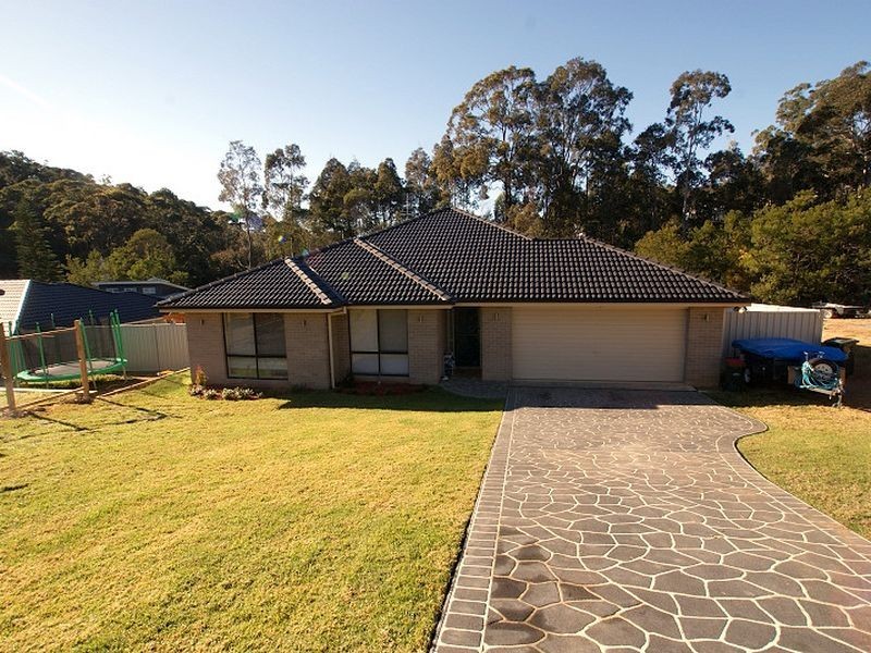 4 Elandra Place, Malua Bay NSW 2536
