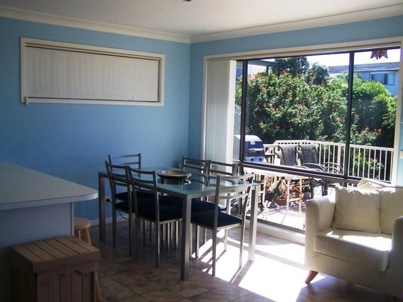 4 Nioka Ave, Malua Bay NSW 2536