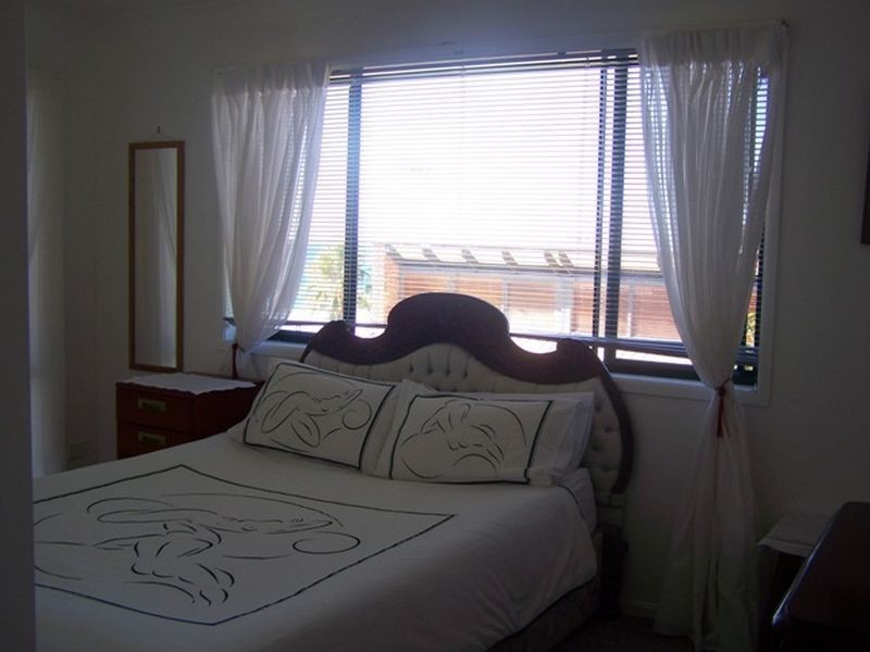 4 Nioka Ave, Malua Bay NSW 2536