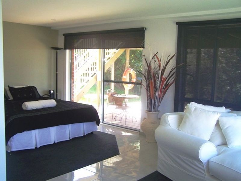 4 Nioka Ave, Malua Bay NSW 2536