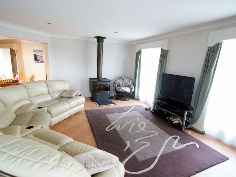 9 Mawson Place, Sunshine Bay NSW 2536