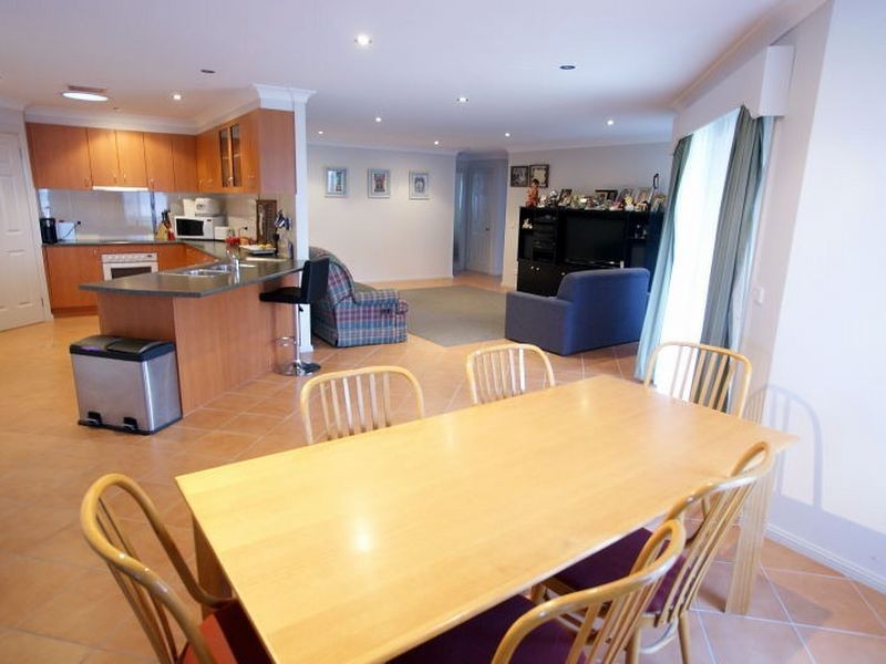 9 Mawson Place, Sunshine Bay NSW 2536