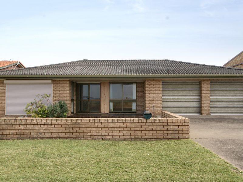 8 Maloneys Drive, Maloneys Beach NSW 2536