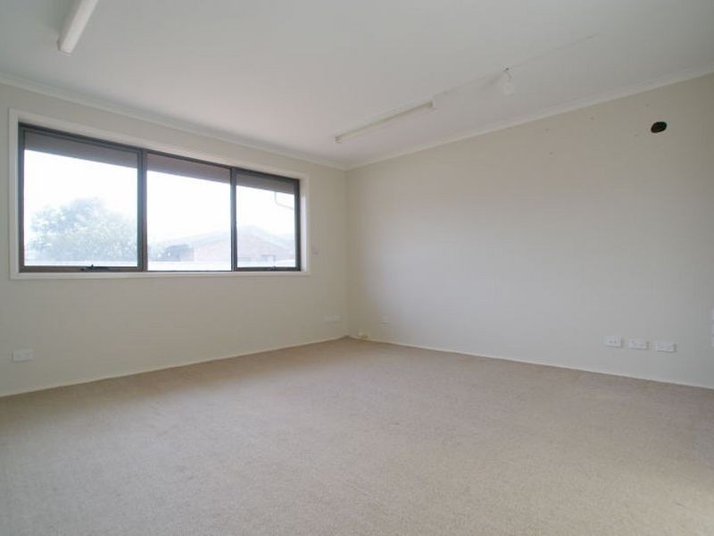 8 Maloneys Drive, Maloneys Beach NSW 2536