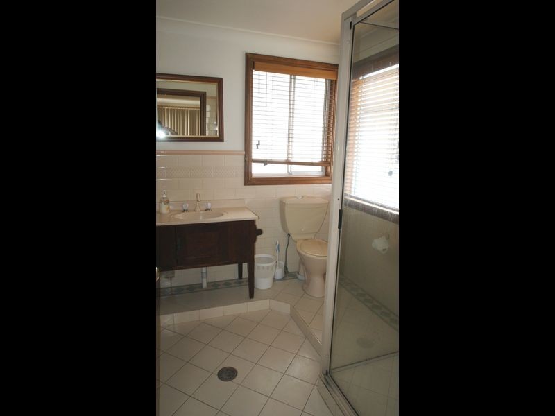 12 Bronte Cres, Sunshine Bay NSW 2536