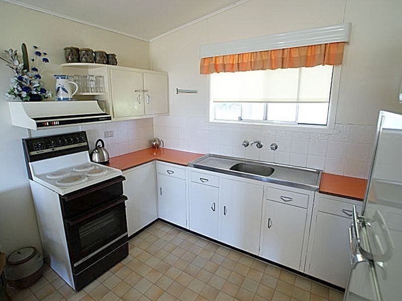 12 Grantham Road, Batehaven NSW 2536