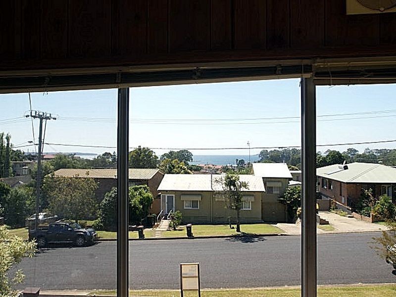 12 Grantham Road, Batehaven NSW 2536