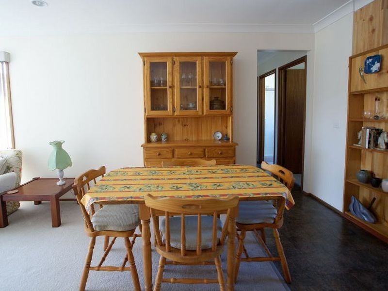 4/4 Drinnan Close, Surf Beach NSW 2536