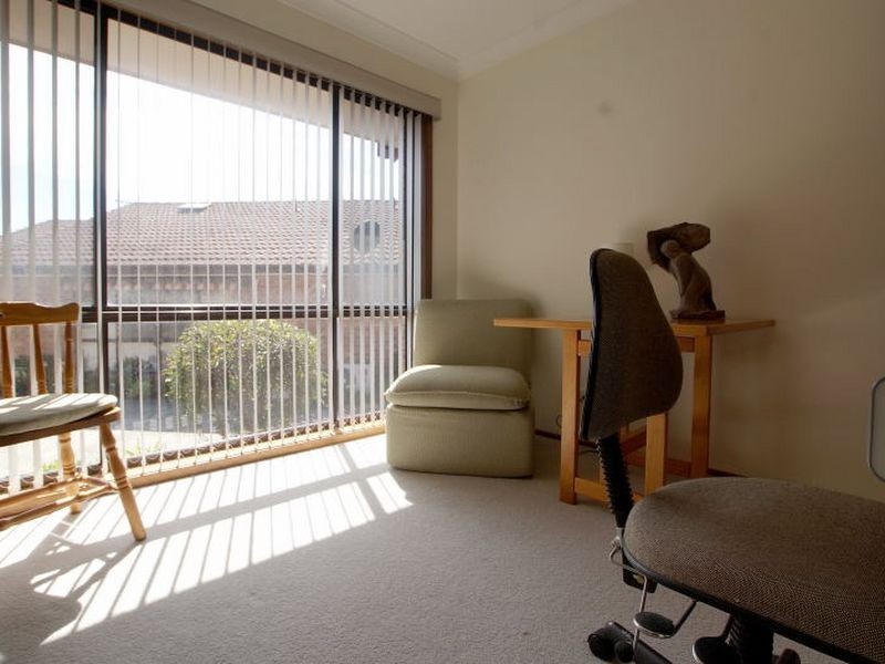 4/4 Drinnan Close, Surf Beach NSW 2536