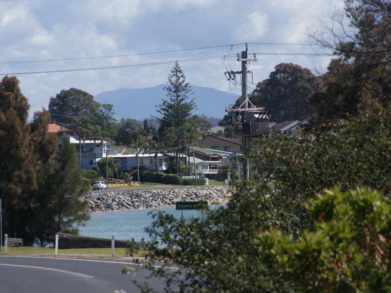 129 Beach Road, Sunshine Bay NSW 2536