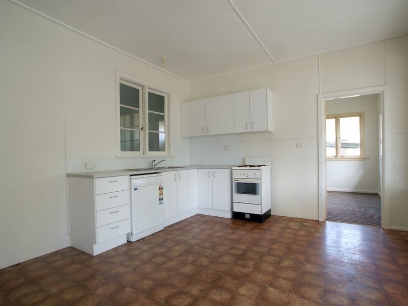 129 Beach Road, Sunshine Bay NSW 2536