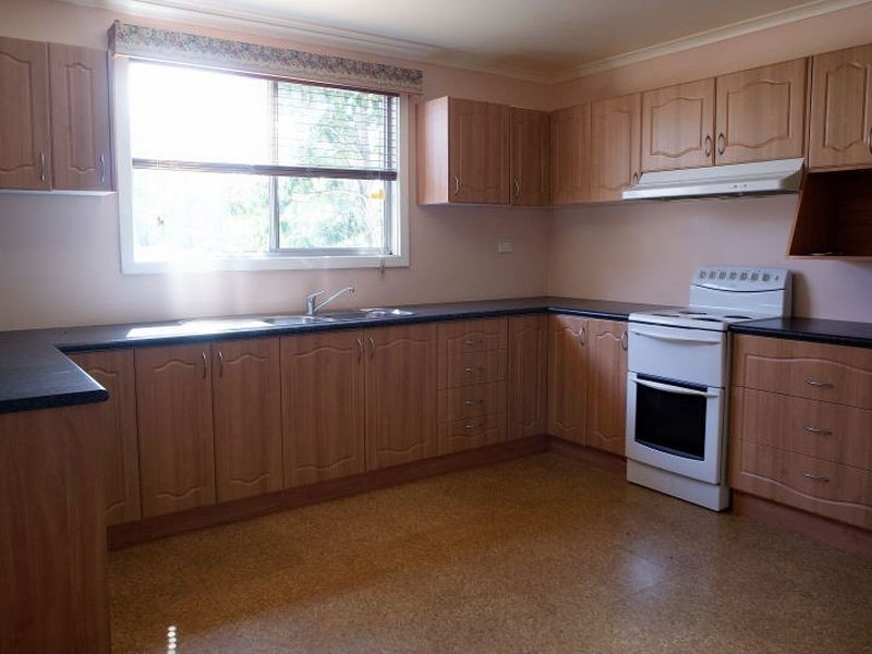 16 Berrima Parade, Surfside NSW 2536