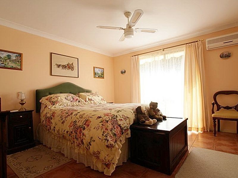 4 Bellbird Close, Surfside NSW 2536