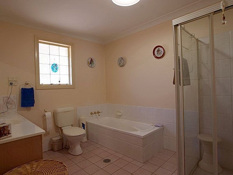 4 Bellbird Close, Surfside NSW 2536