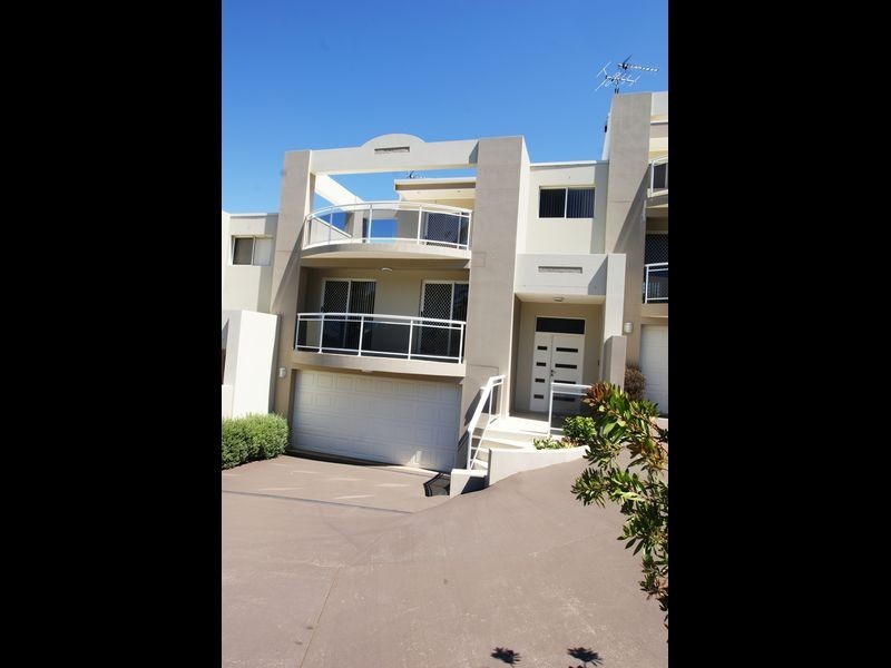 3a Henry Place, Long Beach NSW 2536