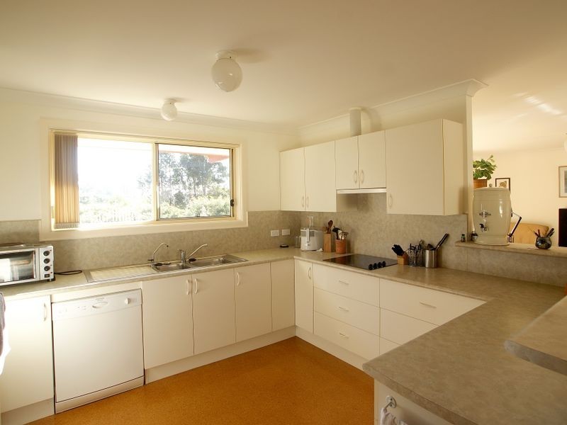32 Michener Court, Long Beach NSW 2536