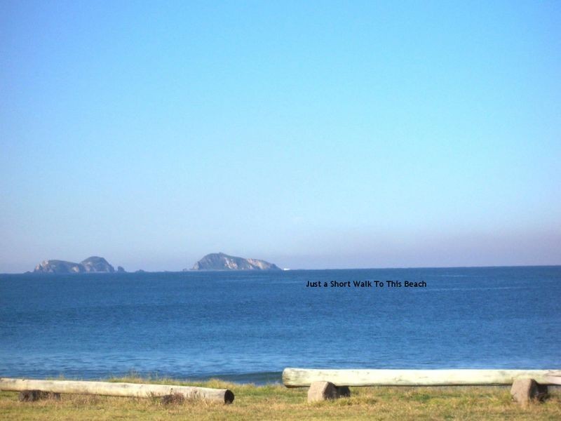 32 Michener Court, Long Beach NSW 2536